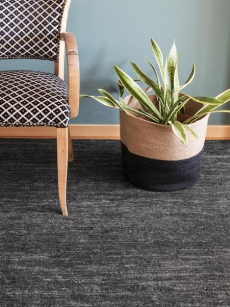 nanimarquina Persian colors Holzkohle